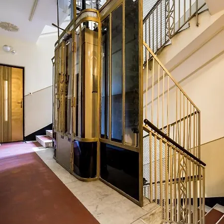 Bpr Maya's Art With Balcony Διαμέρισμα Βουδαπέστη