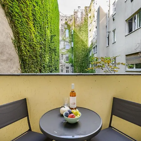 Διαμέρισμα Bpr Maya's Art With Balcony Βουδαπέστη